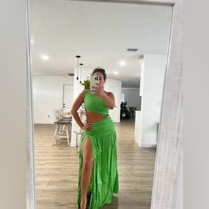 Green cutout one shoulder slit dress